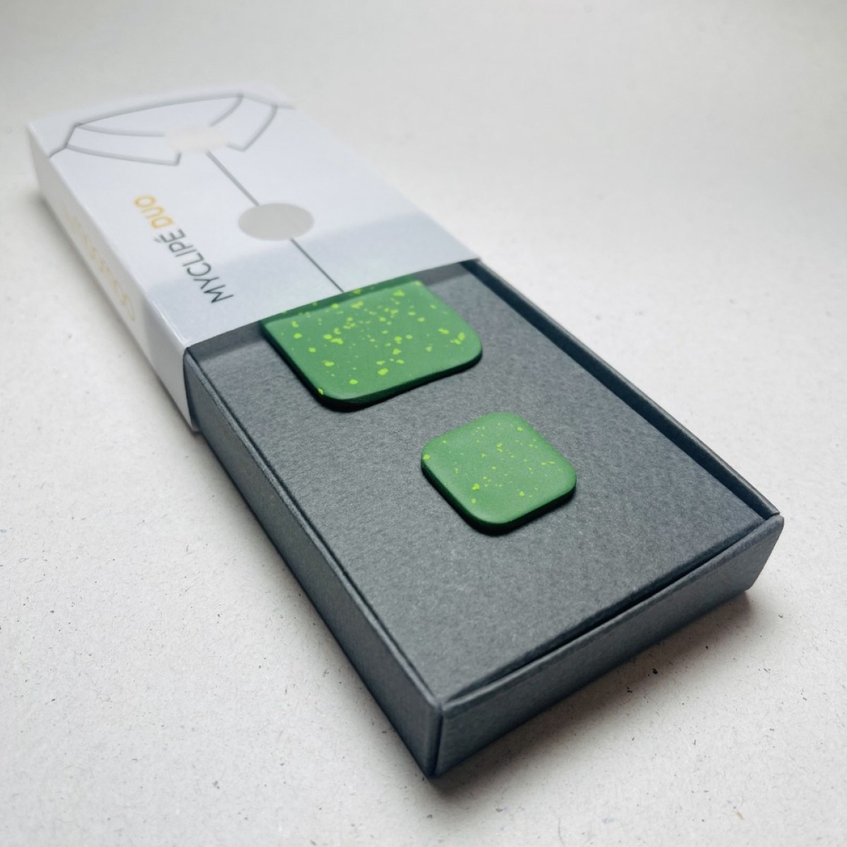 DUO SQUARE OLIVE GREEN-LIME